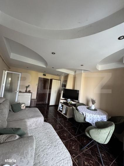 Apartament cu 3 camere decomandat în Albești