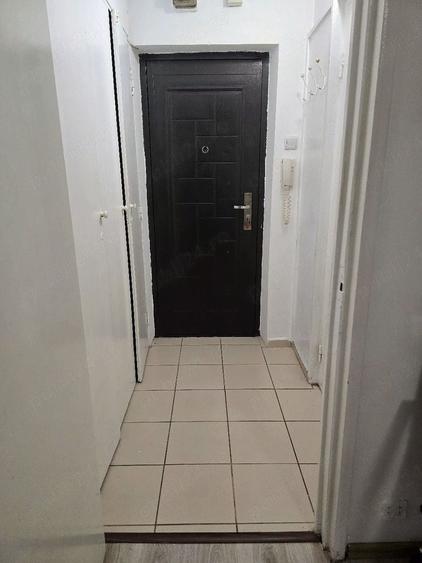 Garsonieră semidecomandată în Titan