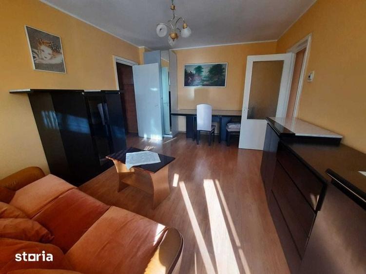 Apartament cu 2 camere semidecomandat în Centrul Civic
