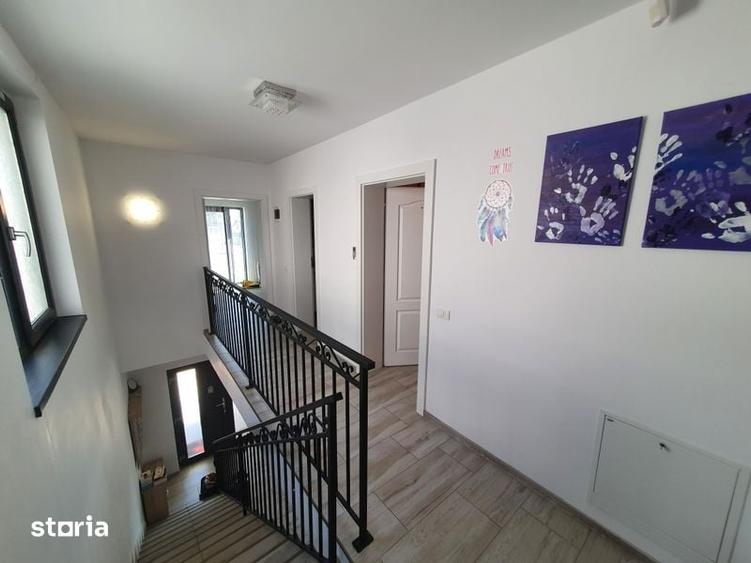 Casă cu 4 camere cu Teren 120 Mp în Dumbrăvița