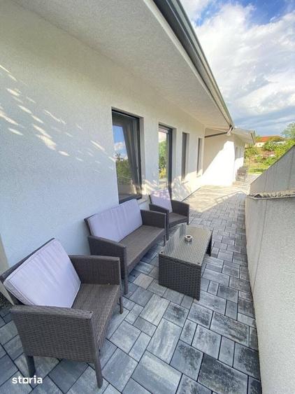 Casă cu 9 camere cu Teren 1600 Mp în Giarmata