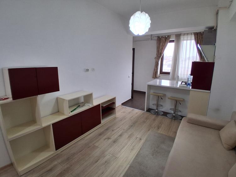 Apartament cu 2 camere semidecomandat, mobilat în Păcurari
