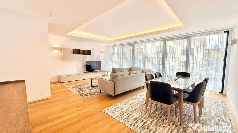 Apartament cu 4 camere decomandat în Central