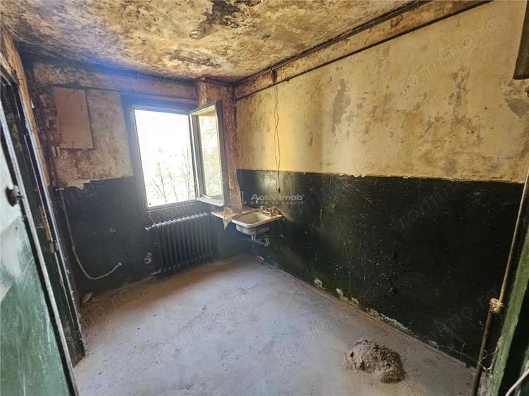 Apartament cu 2 camere semidecomandat în Micro I