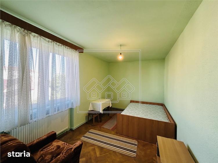Apartament cu 2 camere decomandat în Ștrand