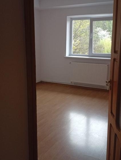 Apartament cu 2 camere decomandat în Ciritei