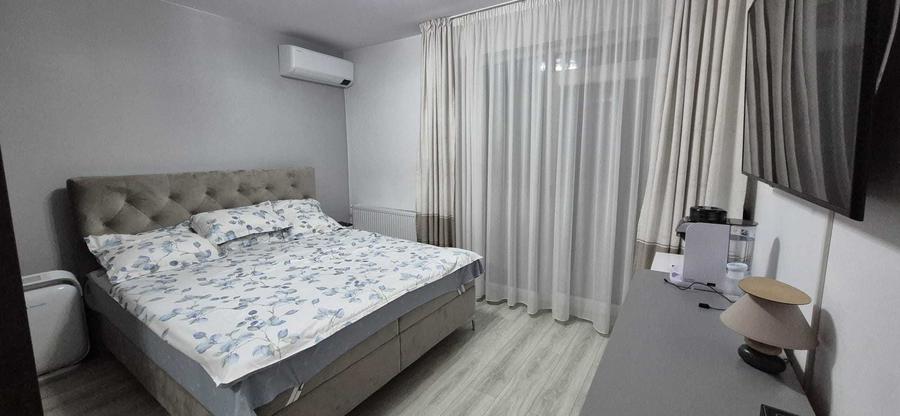 Apartament cu 3 camere decomandat în Rudicica