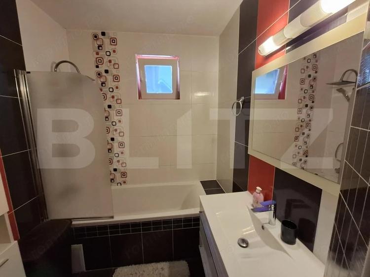 Apartament cu 3 camere de vanzare,zona Micro 16 - 15