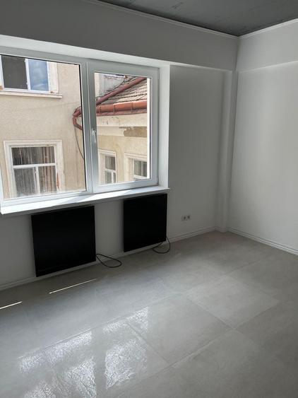 Spațiu comercial, în Central
