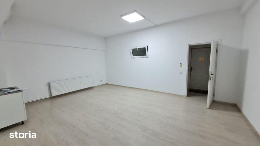 Apartament cu 3 camere în Est