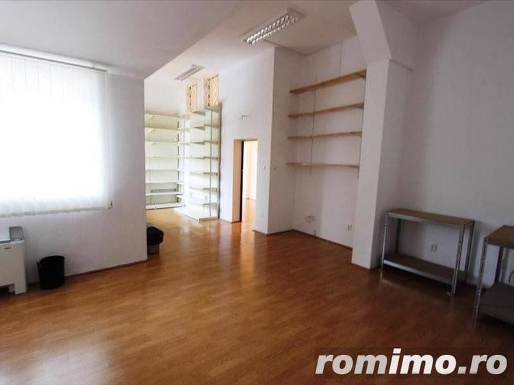 Spațiu comercial, de 642 mp, în Central