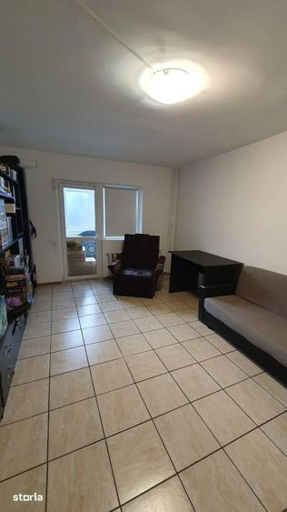 Apartament cu 4 camere decomandat, mobilat în Central