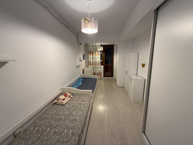 Apartament cu 3 camere semidecomandat, mobilat în Prelungirea Ghencea