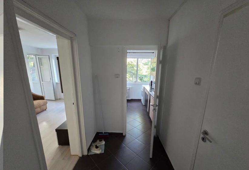 Apartament cu 2 camere decomandat în Drumul Taberei