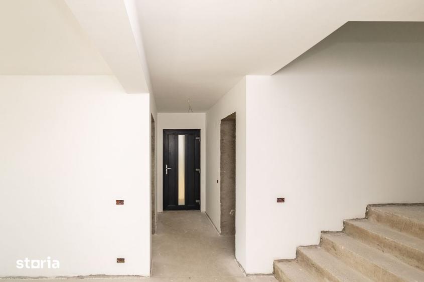 Casă cu 5 camere cu Teren 663 Mp în Mărăcineni