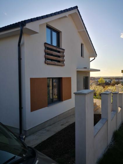 Casă cu 4 camere în Oncea
