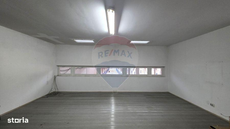 Spațiu comercial, de 2,700 mp, în Prejmer