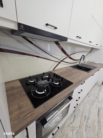 Apartament cu 3 camere decomandat în Dâmbul Rotund