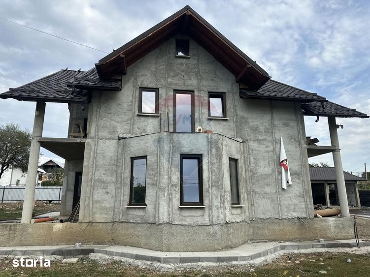 Casa / Vila cu 5 camere de vanzare - 9