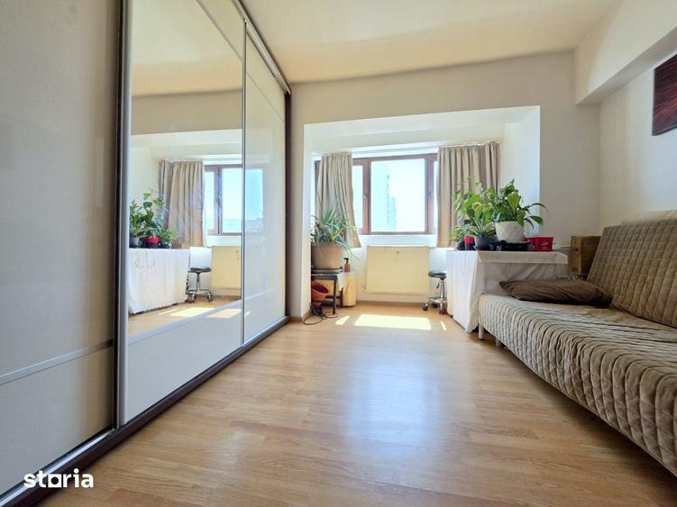 Apartament cu 4 camere decomandat în Vitan