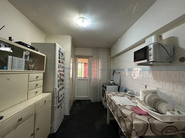 Apartament cu 3 camere decomandat în Central