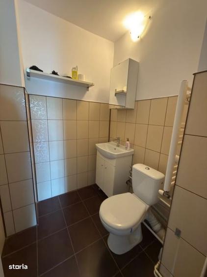 Apartament cu 3 camere semidecomandat în Mărășești