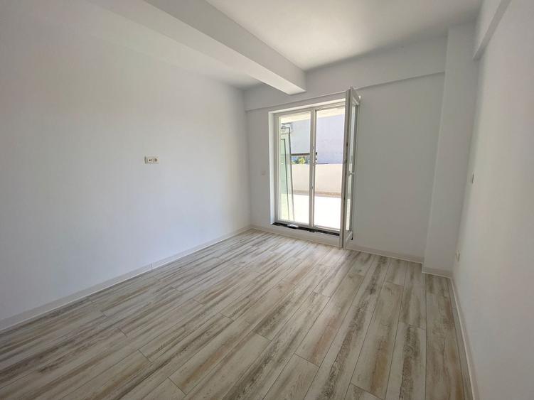 Apartament cu 2 camere semidecomandat, mobilat în Sud-Vest