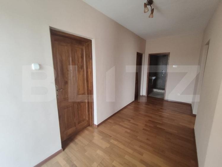 Casă individuală cu 5 camere cu Canalizare în Iosia