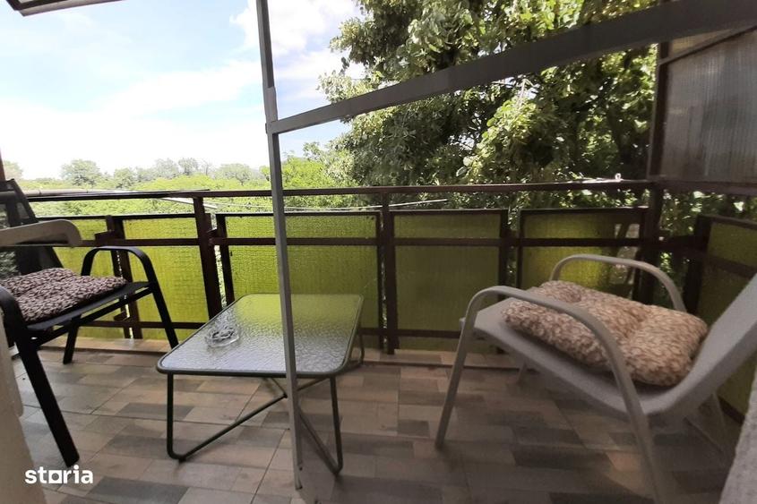 Apartament cu 3 camere decomandat în Micro 17