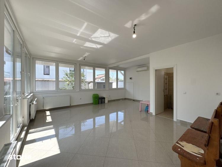 Casă cu 8 camere cu Teren 500 Mp în Odăi