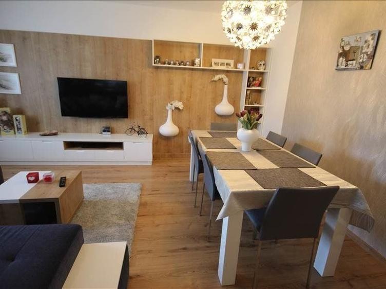 Apartament cu 3 camere decomandat, mobilat în Simion Bărnuțiu