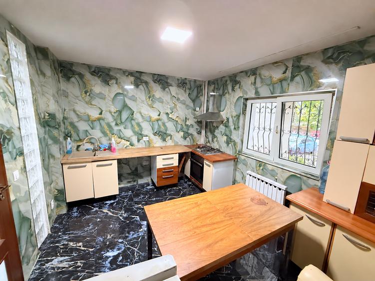 Apartament cu 4 camere decomandat în Vitan Mall