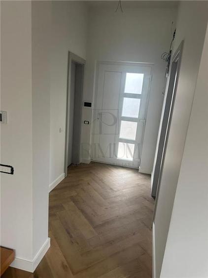 Duplex cu 4 camere cu Canalizare în Dumbrăvița