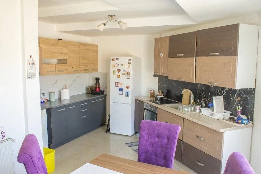 Casă cu Teren 1035 Mp în Căianu