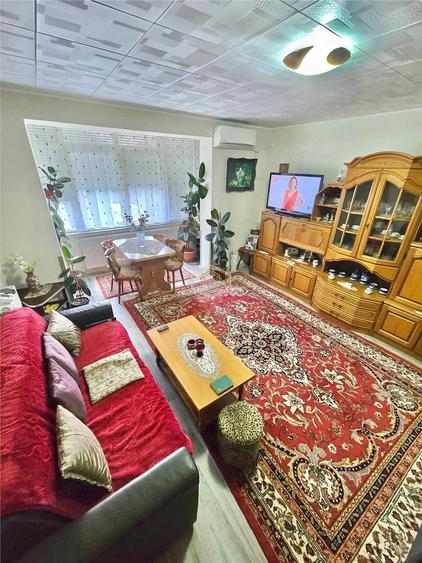Apartament cu 2 camere decomandat în Central