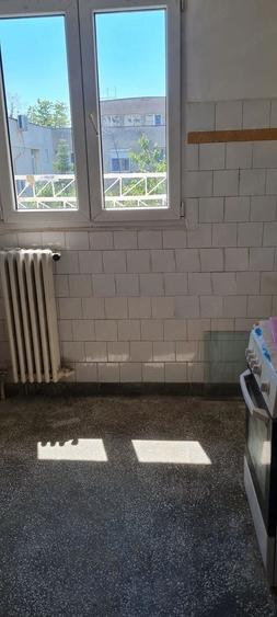 Apartament cu 4 camere semidecomandat în Titan
