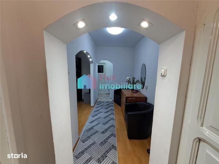 Apartament cu 3 camere decomandat în George Enescu