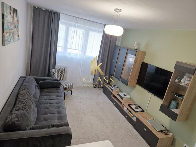 Apartament cu 3 camere decomandat, mobilat în Doamna Ghica