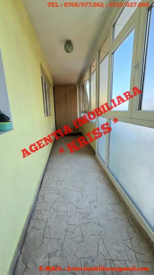 Apartament cu 4 camere decomandat în Central