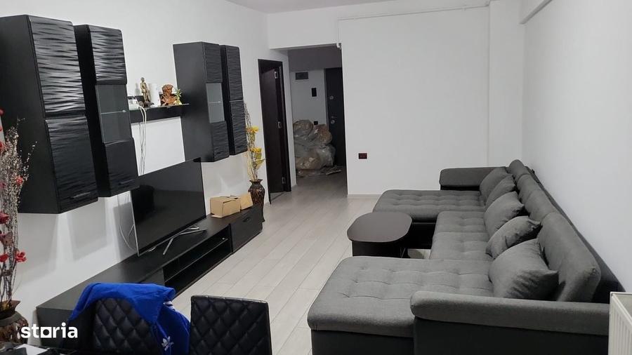 Apartament cu 3 camere semidecomandat în Central