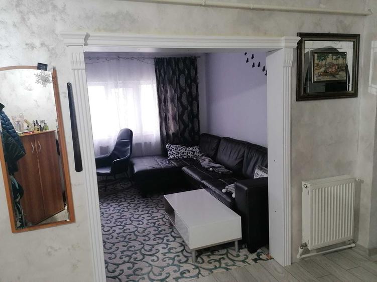 Apartament cu 4 camere decomandat în Dacia