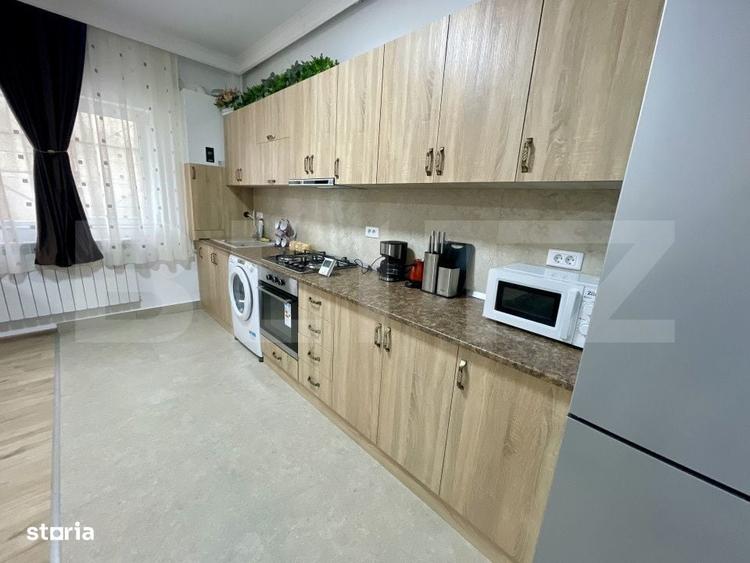 Apartament cu 3 camere semidecomandat în Mihoveni