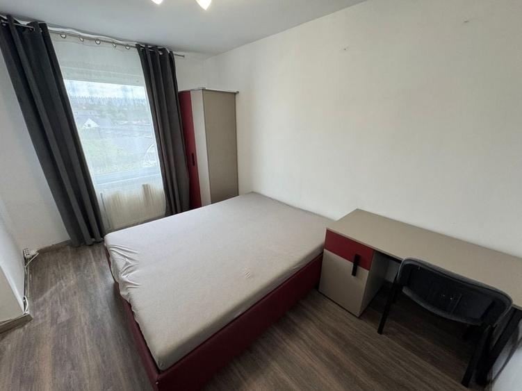Apartament cu 3 camere decomandat în 7 Noiembrie