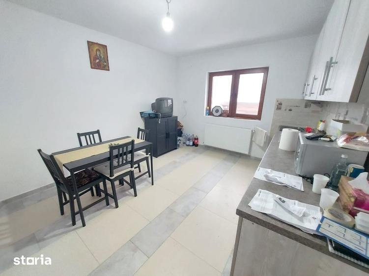 Casă cu 4 camere decomandat cu Teren 710 Mp în Poplaca