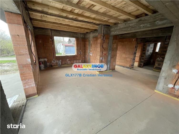 Casă cu 3 camere cu Teren 400 Mp în Crevedia