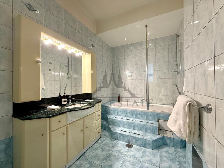 Apartament cu 7 camere decomandat, mobilat în Capitale