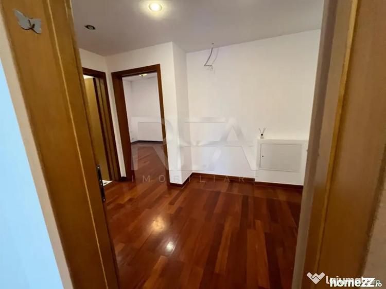 Apartament cu 5 camere decomandat în Primăverii