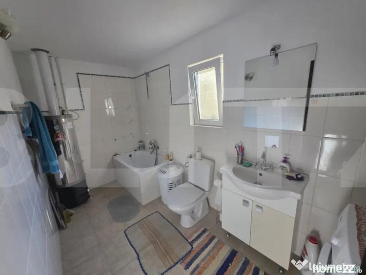 Casă cu 3 camere cu Teren 1957 Mp în Bita