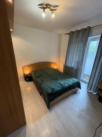 Inchiriez apartament 3 camere, semidecomandat, 70mp, Turda, 699euro - 2