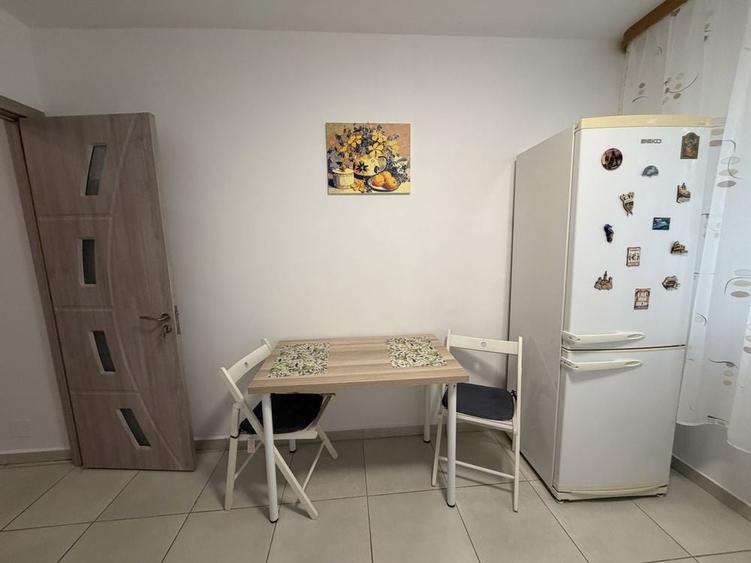 Apartament cu 2 camere semidecomandat în Păcii